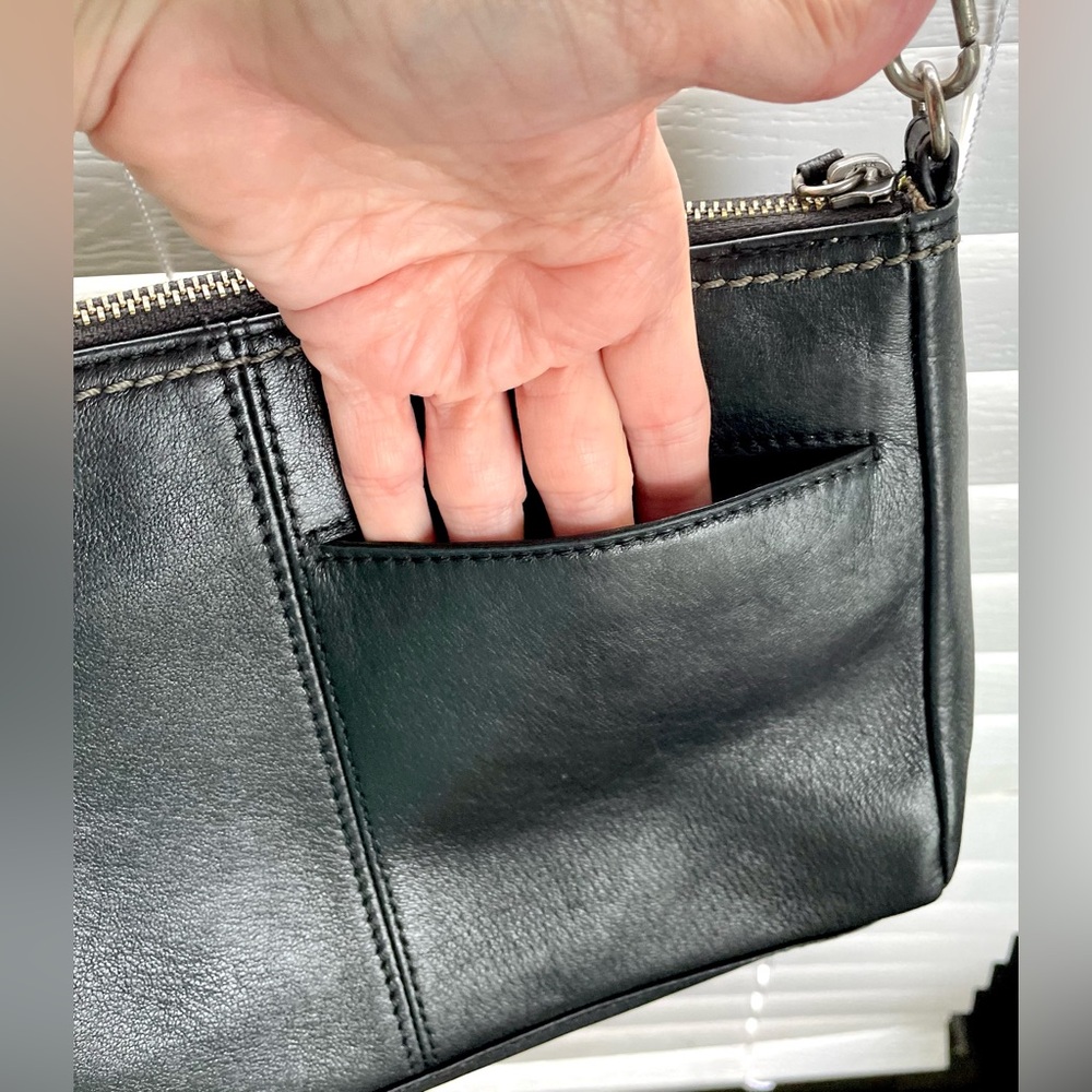 **VINTAGE** The SAK Leather Handbag/Purse - Crossbody - Black - clasp and zipper - Picture 11 of 14